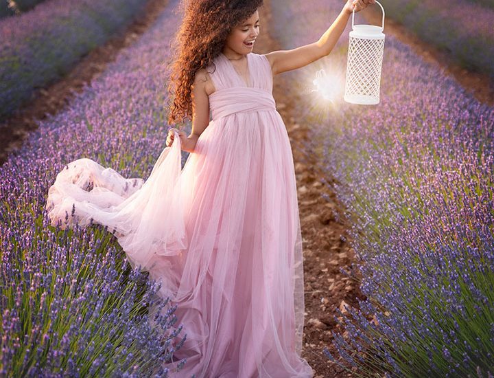 Sesion de fotos fine art infantil campos de lavanda Marina de Oteo